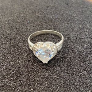 Journee Sterling Silver Cubic Zicronia Heart Sz 9